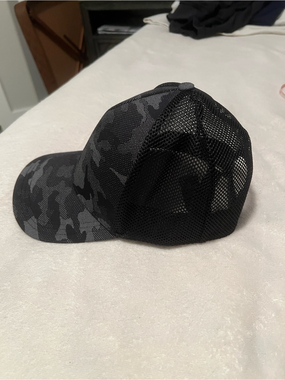 Lululemon Commission Hat Variegated Mesh Camo Black - Picture 2 of 4